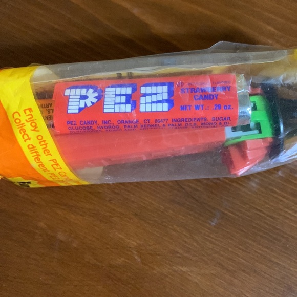 ITEM IS FOR COLLECTORS OF PEZ CANDY!! Not for Good to Eat!! - Picture 4 of 5